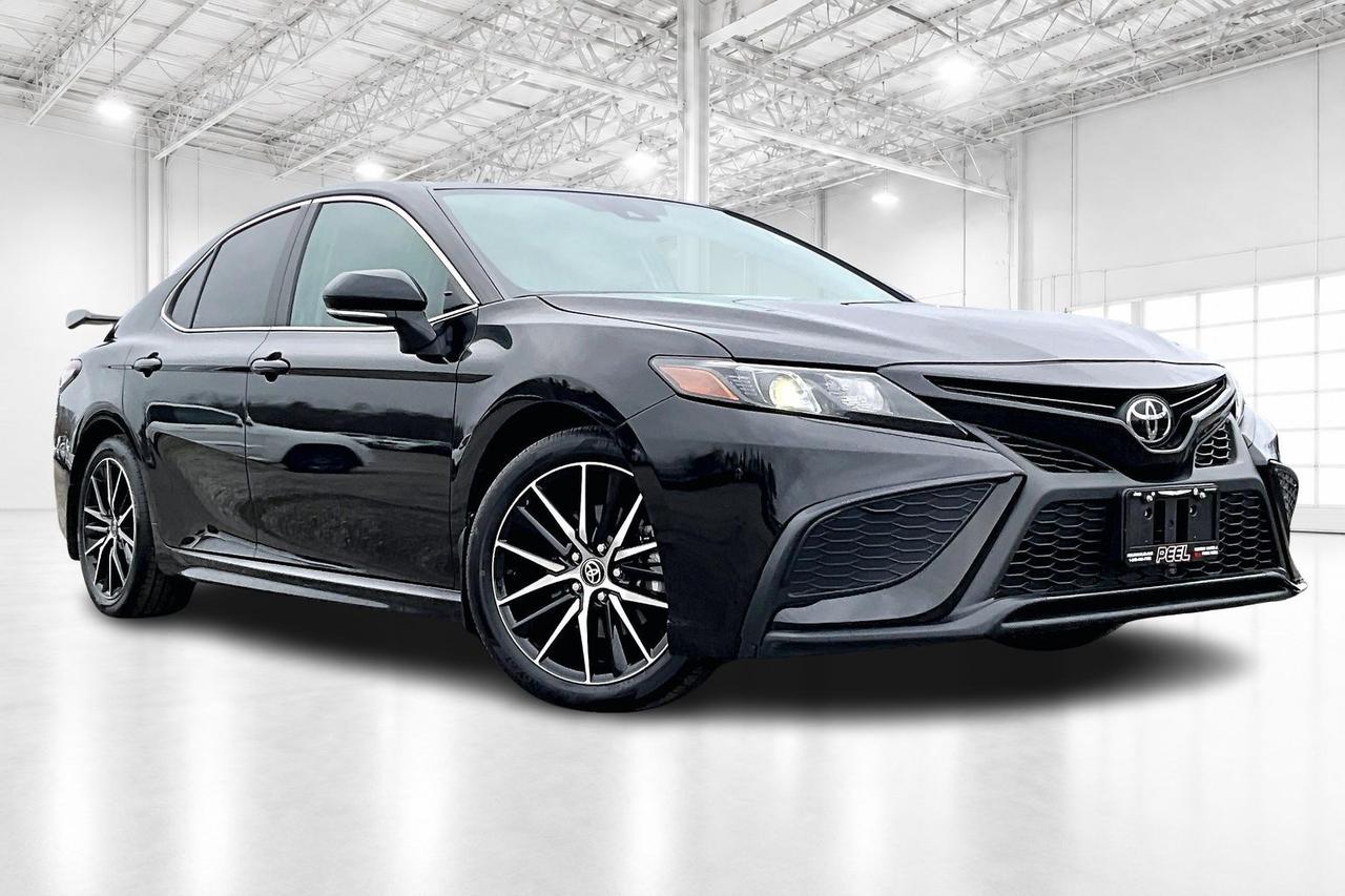 2024 Toyota Camry SE | Heated Seats | Sunroof | 9" Screen | AWD Photo