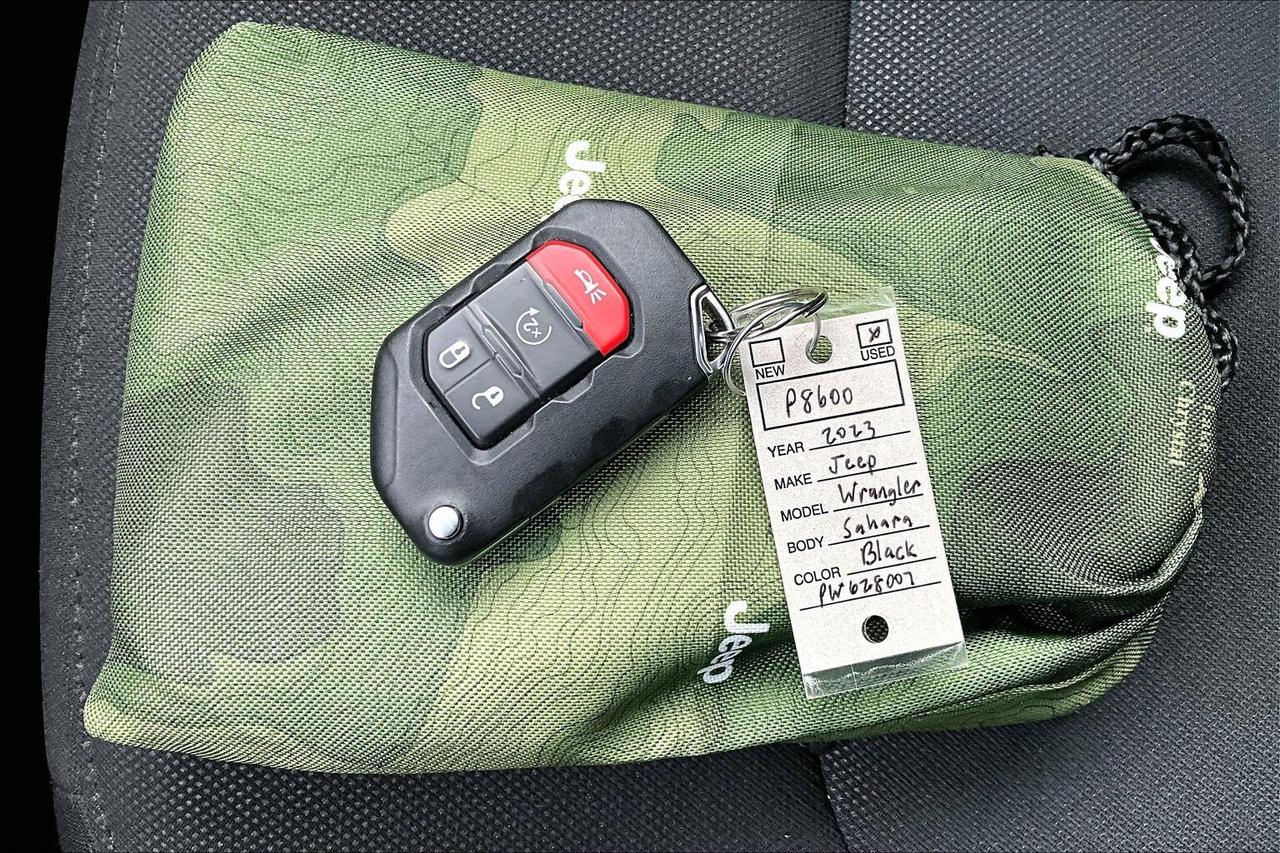 2023 Jeep Wrangler Sahara | Heated Cloth Seats | Alpine | NAV | 4X4 Photo