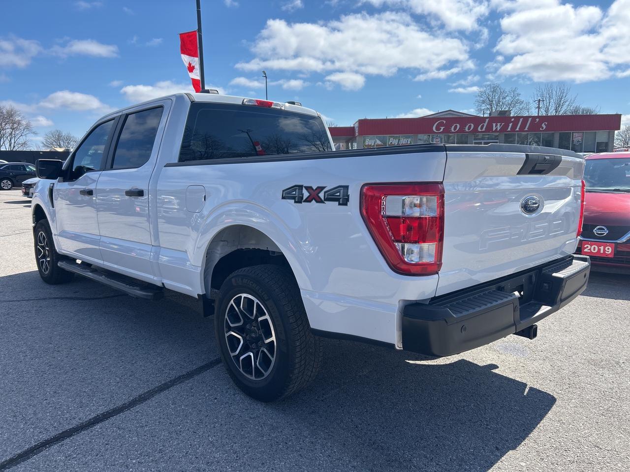 2022 Ford F-150 XL, 5 L, CLEAN CARFAX, 6 PASS, 4X4, BACK UP CAMERA - Photo #4
