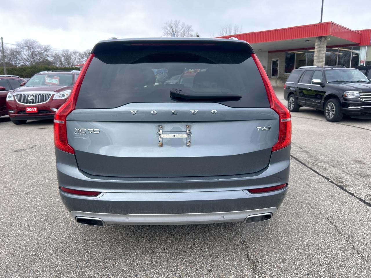 2020 Volvo XC90 T6 MOMENTUM, SUNROOF, HEATED LEATHER! - Photo #5