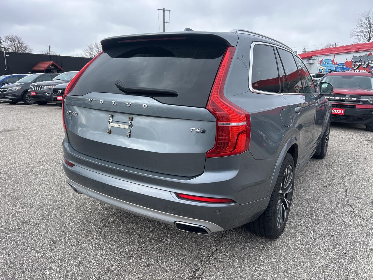 2020 Volvo XC90 T6 MOMENTUM, SUNROOF, HEATED LEATHER! - Photo #6