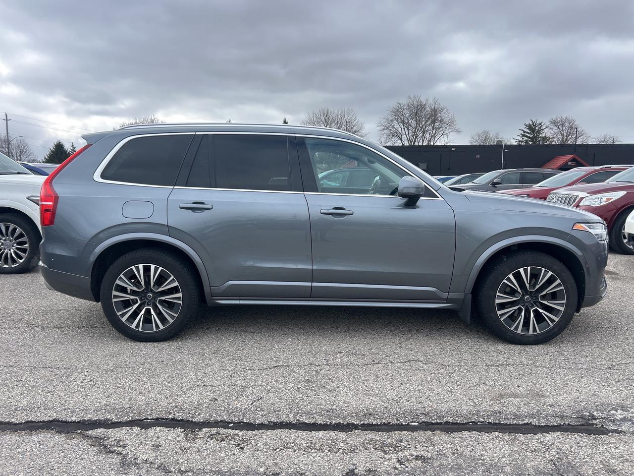 2020 Volvo XC90 T6 MOMENTUM, SUNROOF, HEATED LEATHER! - Photo #7