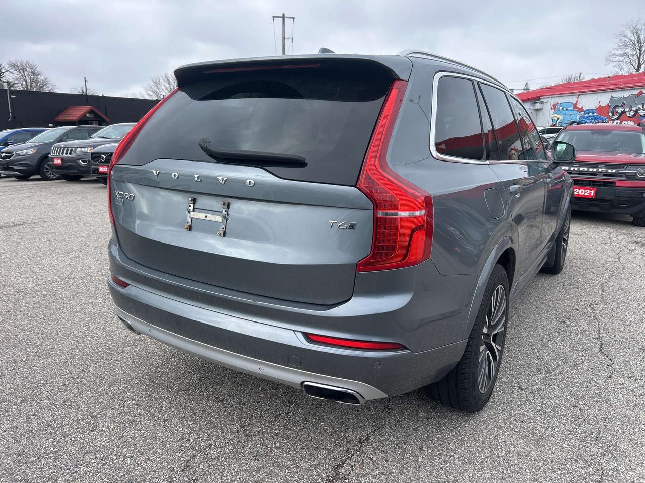 2020 Volvo XC90 T6 MOMENTUM, SUNROOF, HEATED LEATHER! - Photo #6