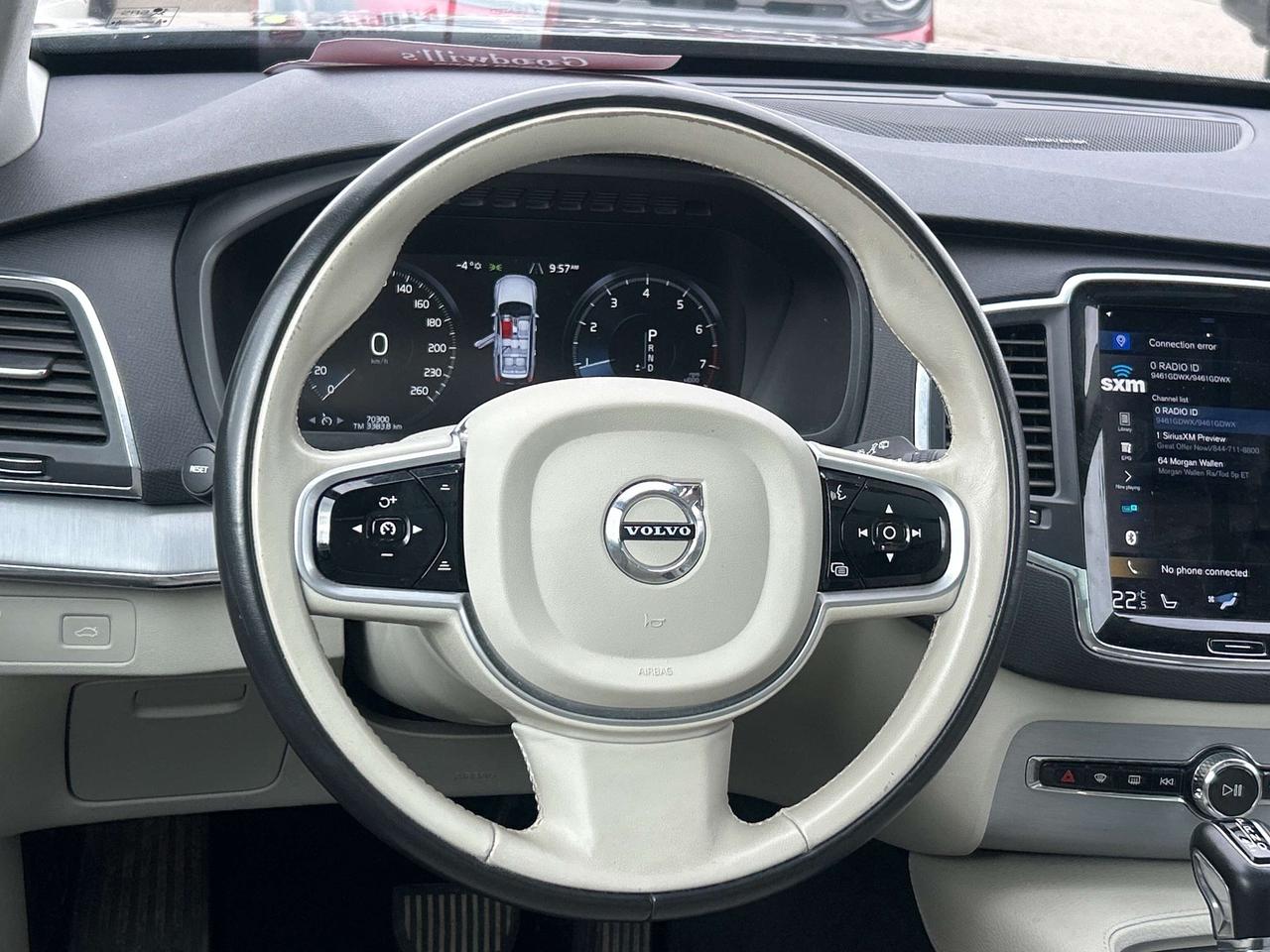 2020 Volvo XC90 T6 MOMENTUM, SUNROOF, HEATED LEATHER! - Photo #14