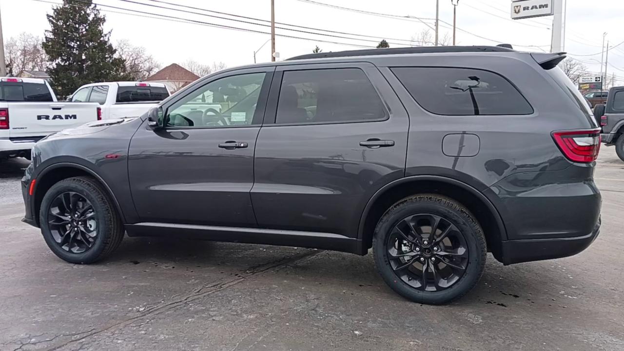 2026 Dodge Durango GT PLUS AWD Photo4