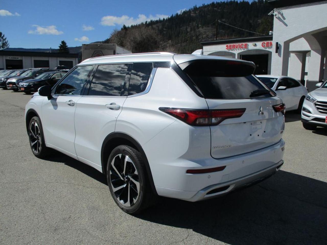 2023 Mitsubishi Outlander GT S-AWC Photo