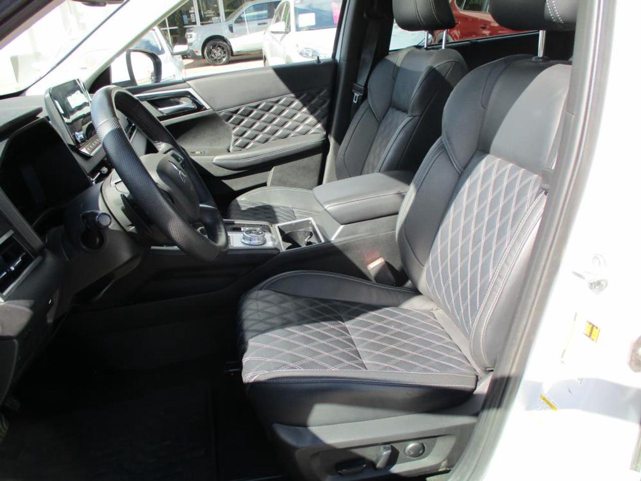 2023 Mitsubishi Outlander GT S-AWC Photo