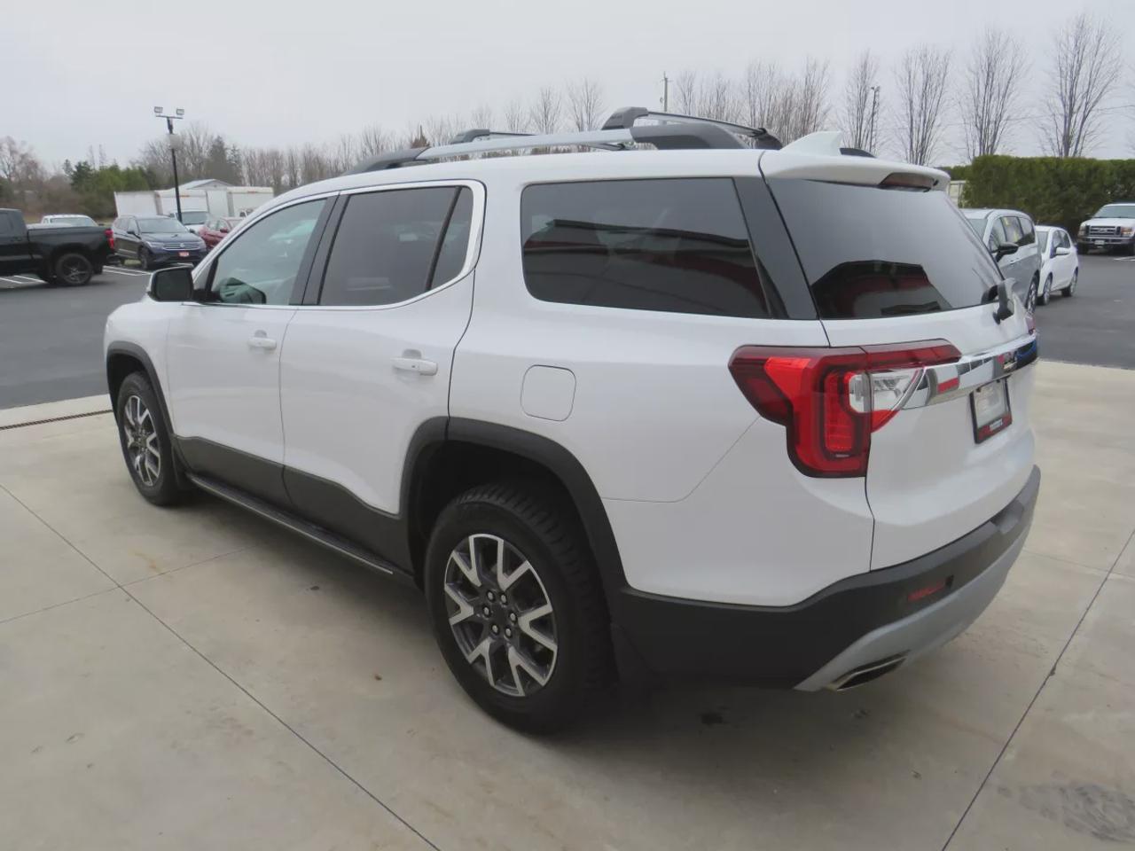 2023 GMC Acadia SLE | Clean Title | No Accidents | AWD | 6 Passenger | Alloy Rims | Navigation | Remote Start | Lane Assist | Photo