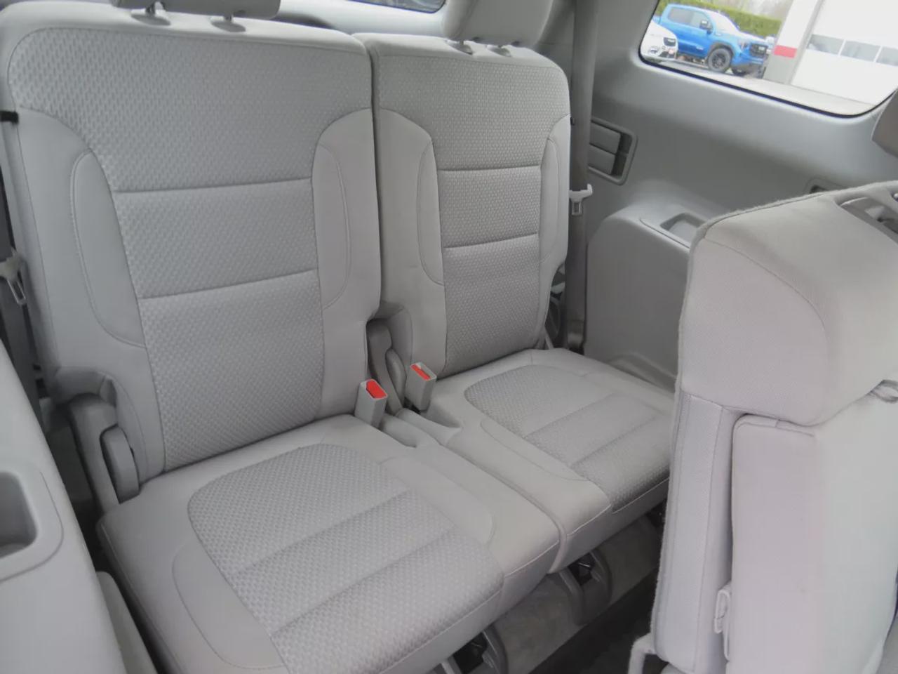 2023 GMC Acadia SLE | Clean Title | No Accidents | AWD | 6 Passenger | Alloy Rims | Navigation | Remote Start | Lane Assist | Photo