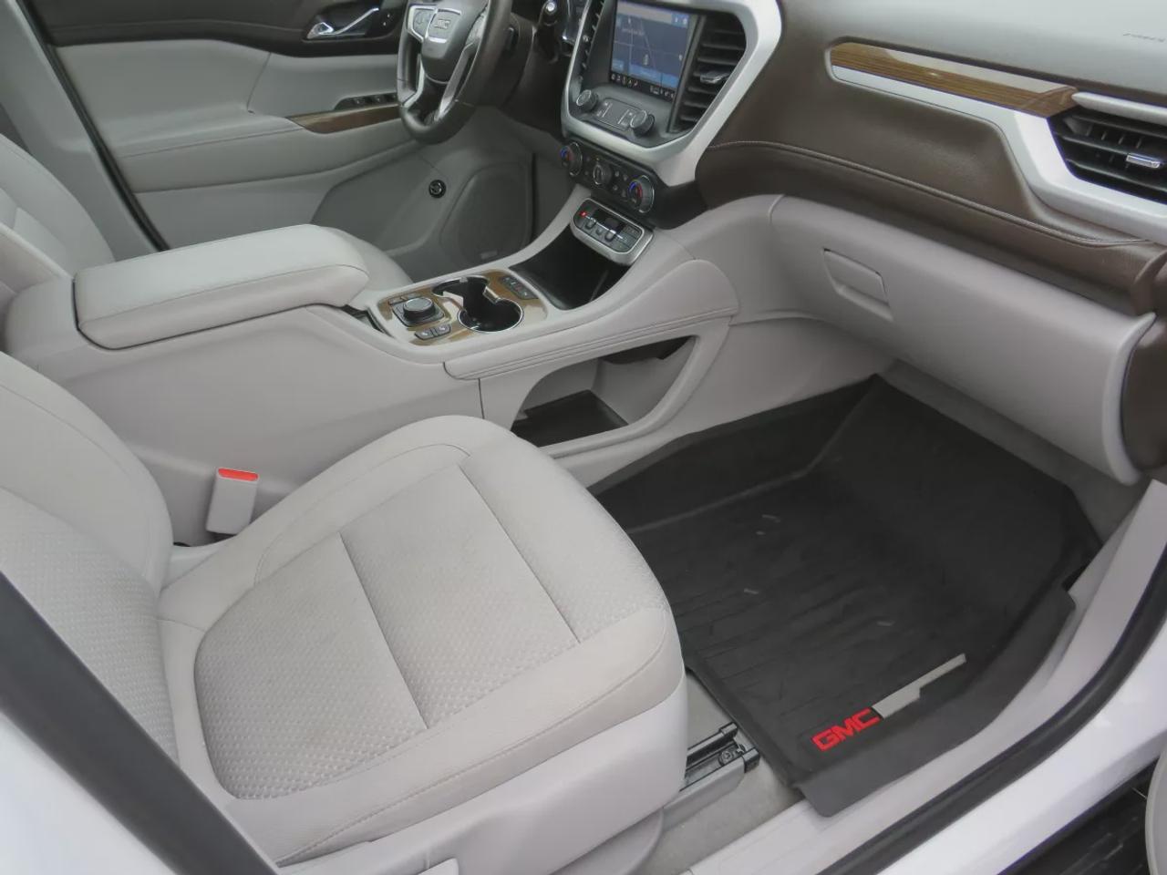 2023 GMC Acadia SLE | Clean Title | No Accidents | AWD | 6 Passenger | Alloy Rims | Navigation | Remote Start | Lane Assist | Photo
