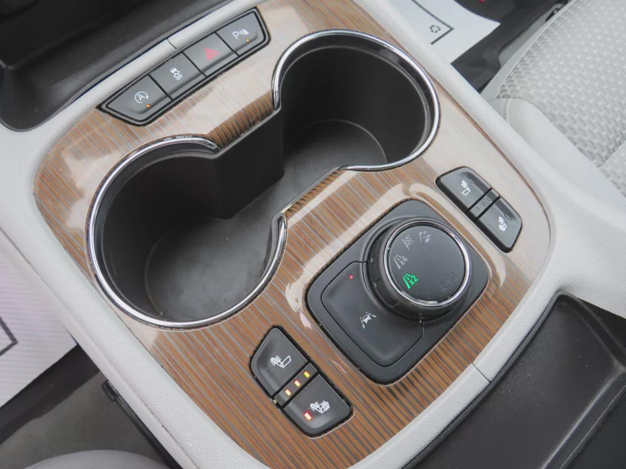 2023 GMC Acadia SLE | Clean Title | No Accidents | AWD | 6 Passenger | Alloy Rims | Navigation | Remote Start | Lane Assist | Photo