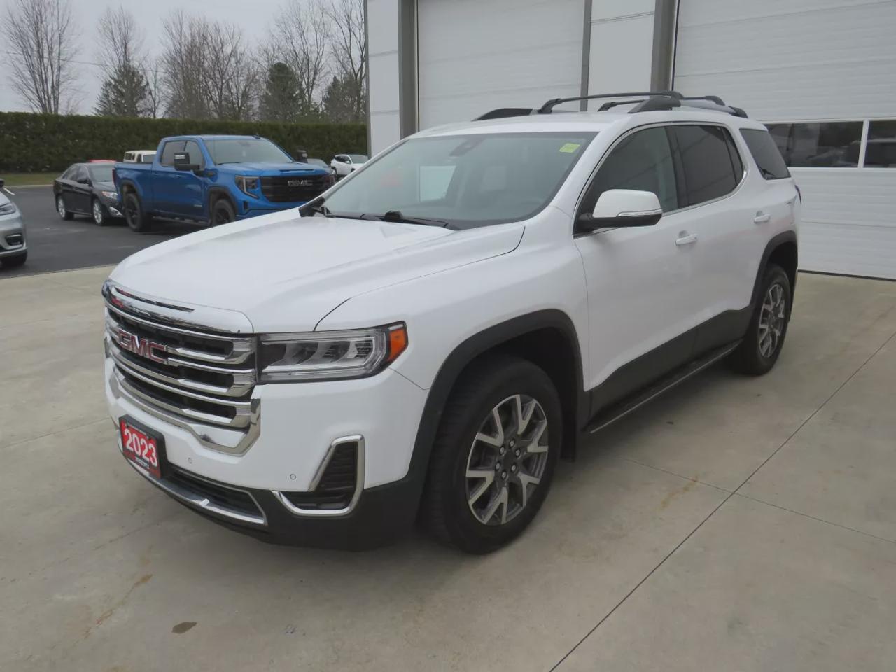 2023 GMC Acadia SLE | Clean Title | No Accidents | AWD | 6 Passenger | Alloy Rims | Navigation | Remote Start | Lane Assist | Photo