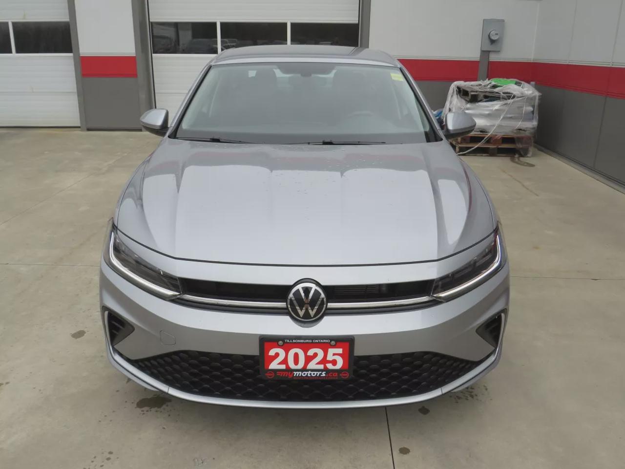 2025 Volkswagen Jetta Trendline | Clean Title No Accidents | Alloy Rims | Heated Seats | Dual Climate Control | Digital Touchscreen | Reverse Camera | Photo