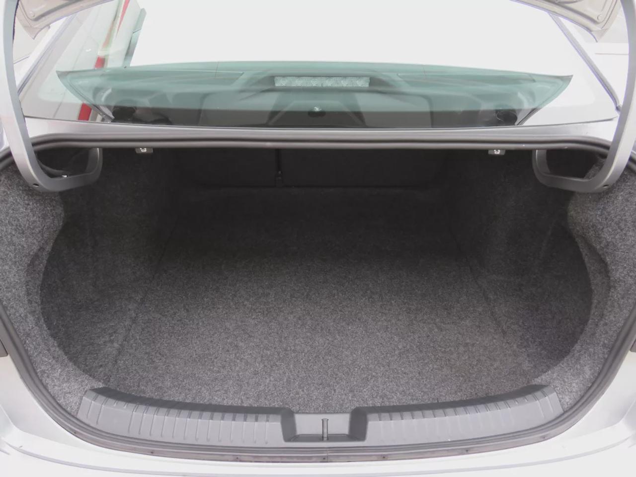 2025 Volkswagen Jetta Trendline | Clean Title No Accidents | Alloy Rims | Heated Seats | Dual Climate Control | Digital Touchscreen | Reverse Camera | Photo
