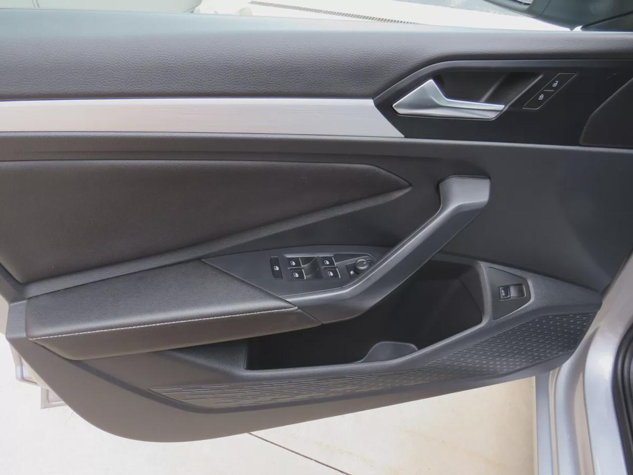 2025 Volkswagen Jetta Trendline | Clean Title No Accidents | Alloy Rims | Heated Seats | Dual Climate Control | Digital Touchscreen | Reverse Camera | Photo