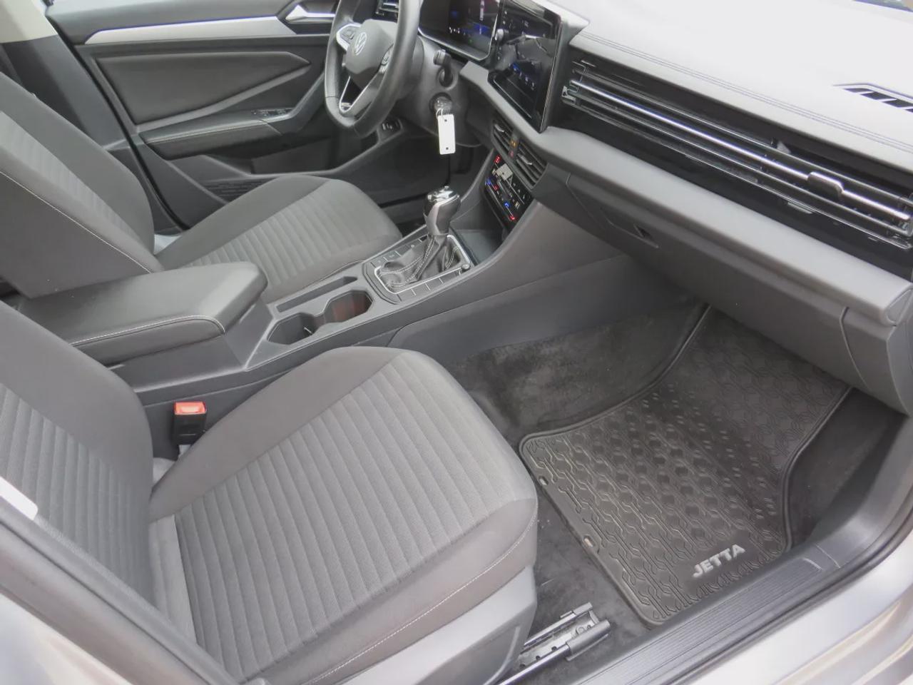 2025 Volkswagen Jetta Trendline | Clean Title No Accidents | Alloy Rims | Heated Seats | Dual Climate Control | Digital Touchscreen | Reverse Camera | Photo