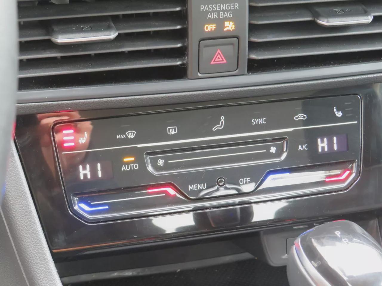 2025 Volkswagen Jetta Trendline | Clean Title No Accidents | Alloy Rims | Heated Seats | Dual Climate Control | Digital Touchscreen | Reverse Camera | Photo