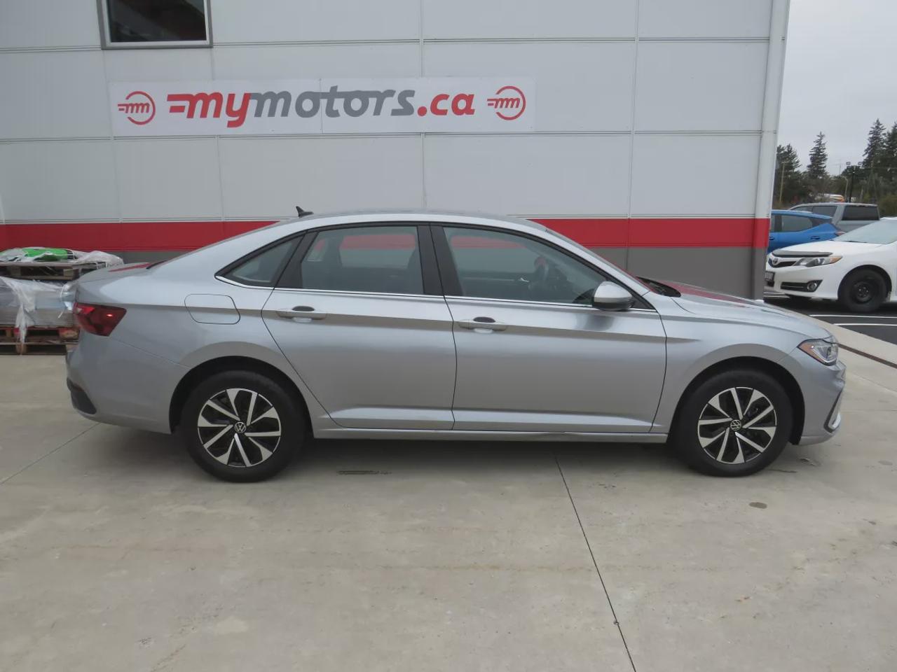 2025 Volkswagen Jetta Trendline | Clean Title No Accidents | Alloy Rims | Heated Seats | Dual Climate Control | Digital Touchscreen | Reverse Camera | Photo