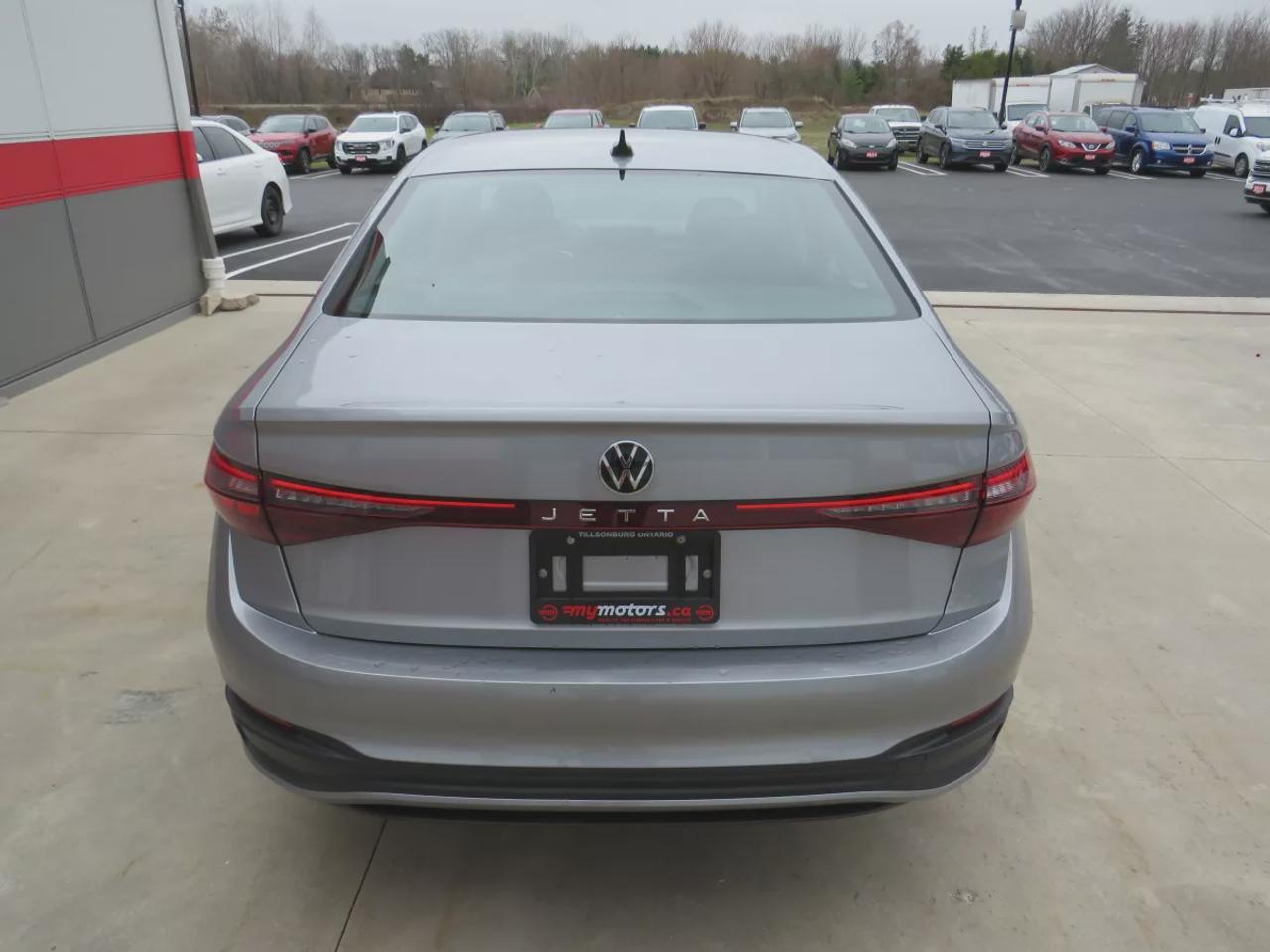 2025 Volkswagen Jetta Trendline | Clean Title No Accidents | Alloy Rims | Heated Seats | Dual Climate Control | Digital Touchscreen | Reverse Camera | Photo