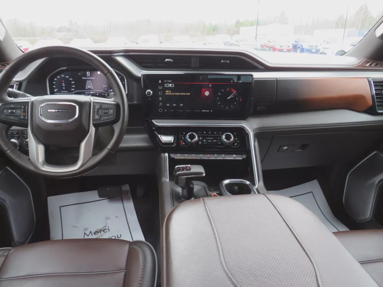 2023 GMC Sierra 1500 Denali | 4WD | Running Boards | Tonneau Cover | Trailer Hitch | Front Tow Hooks | Leather | Sunroof | Navigation | Photo4