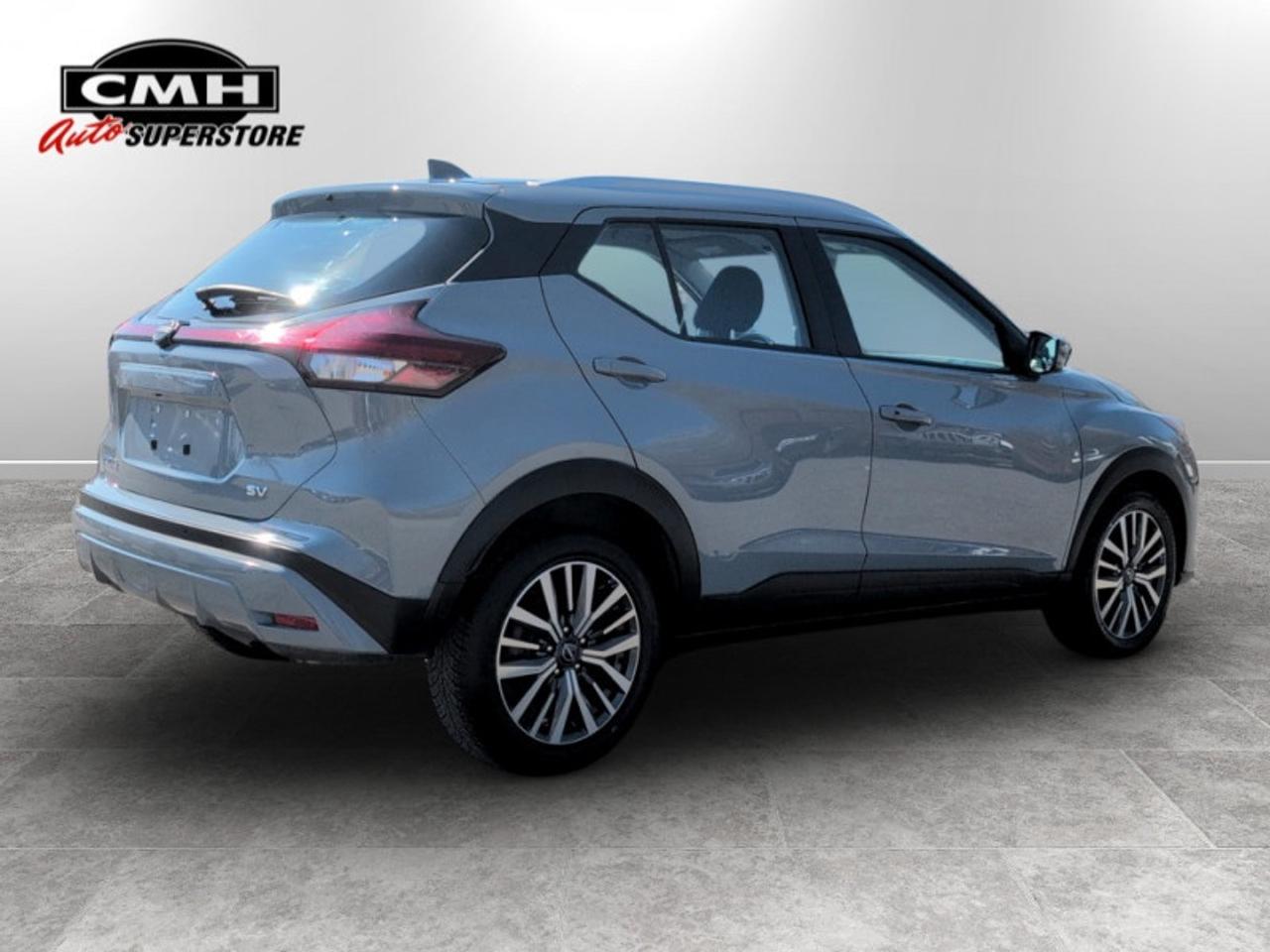 2024 Nissan Kicks SV  **CLEAN CARFAX** Photo4