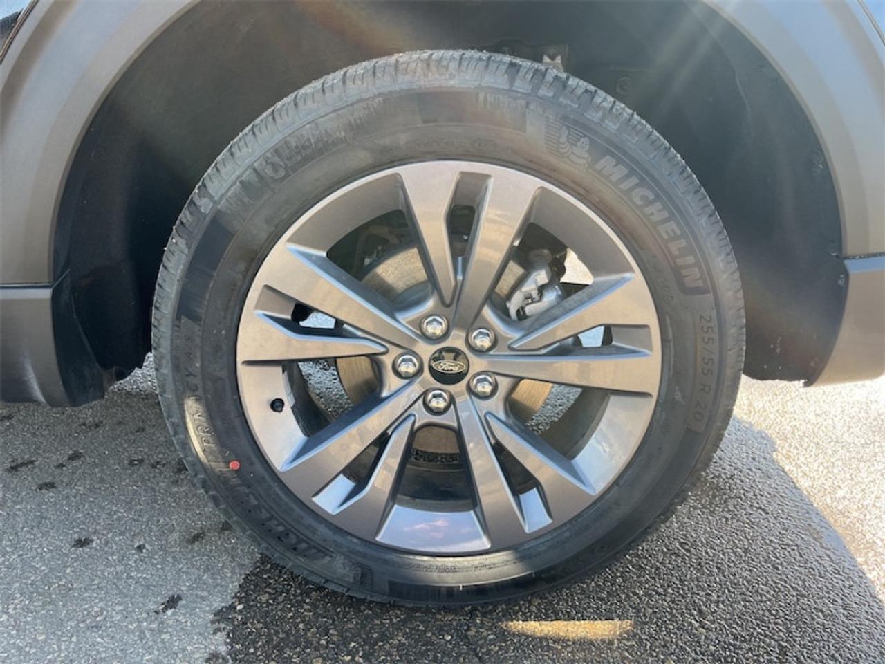 2025 Ford Explorer Active  - Heated Seats - Low Mileage Photo5