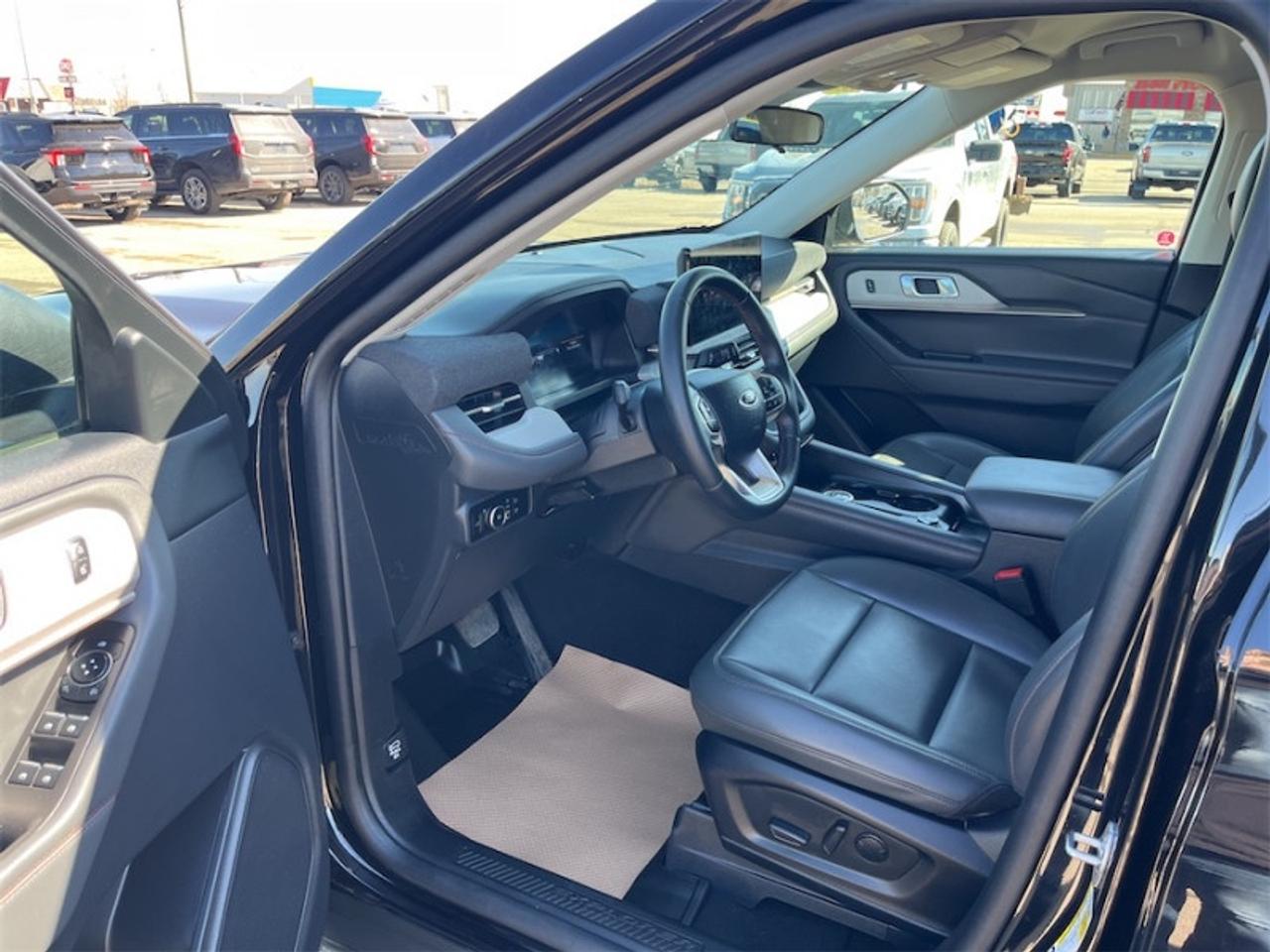 2025 Ford Explorer Active  - Heated Seats - Low Mileage Photo5