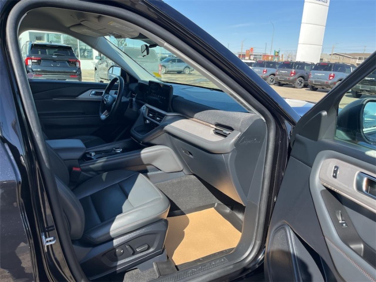 2025 Ford Explorer Active  - Heated Seats - Low Mileage Photo5