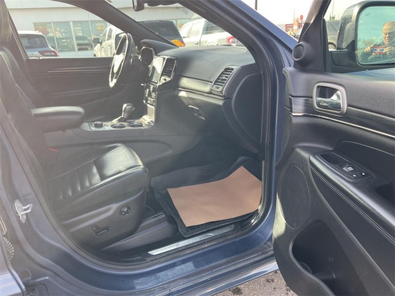 2020 Jeep Grand Cherokee Limited  - Leather Seats Photo5