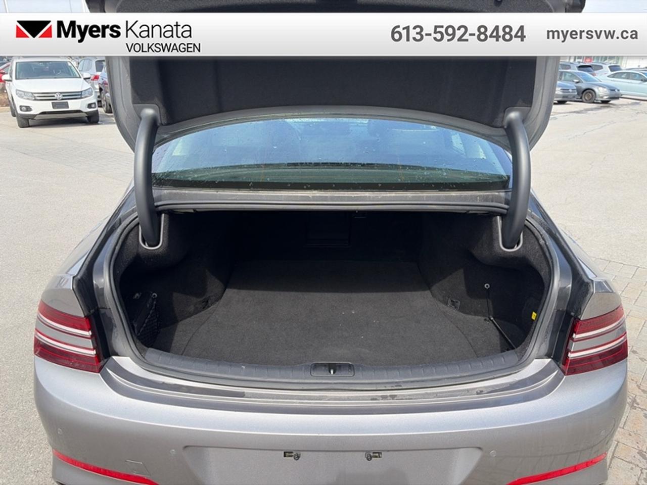 2024 Genesis G80 2.5T Advanced  - Sunroof -  Cooled Seats Photo4