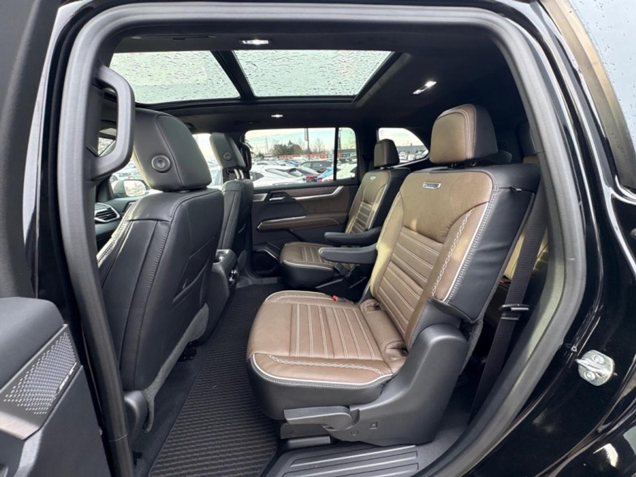 2026 GMC Acadia Denali Ultimate  MASSAGE SEATS|PANO ROOF| Photo