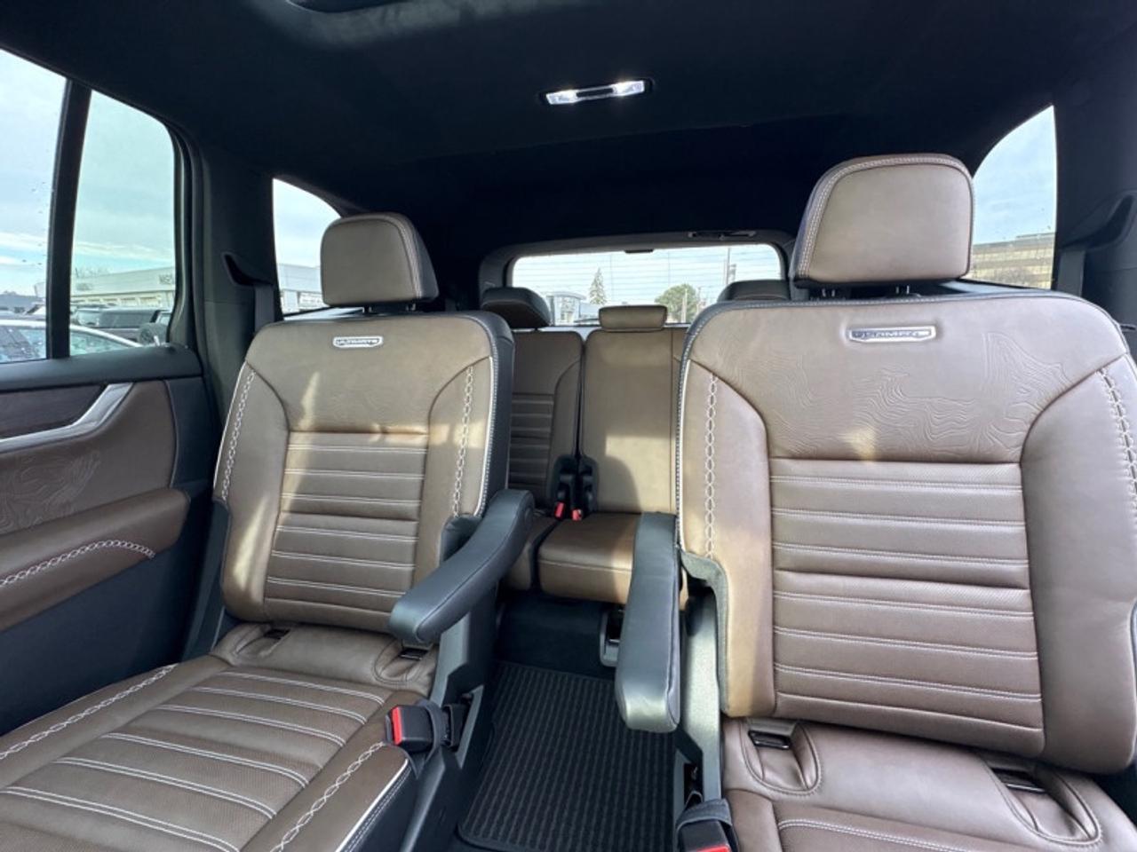 2026 GMC Acadia Denali Ultimate  MASSAGE SEATS|PANO ROOF| Photo