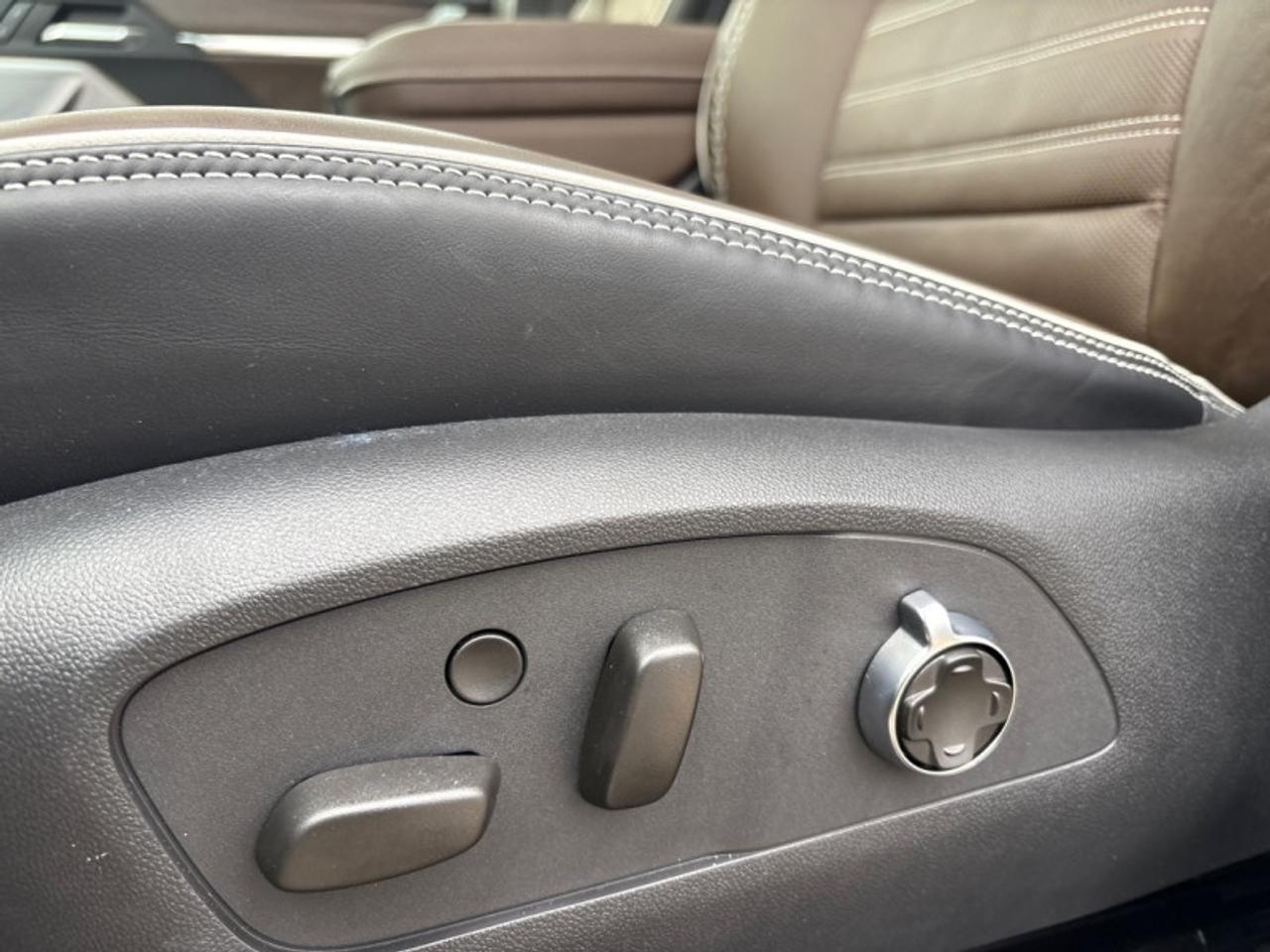 2026 GMC Acadia Denali Ultimate  MASSAGE SEATS|PANO ROOF| Photo