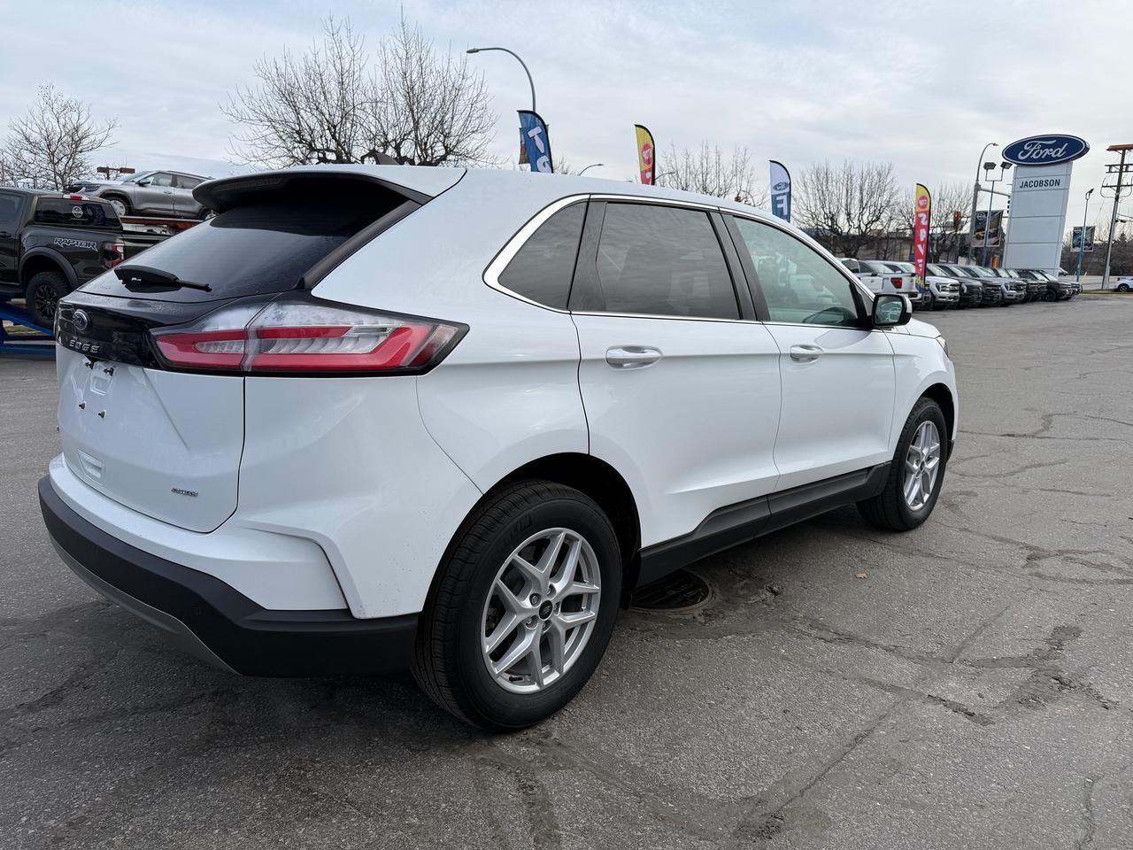 2024 Ford Edge SEL Photo4