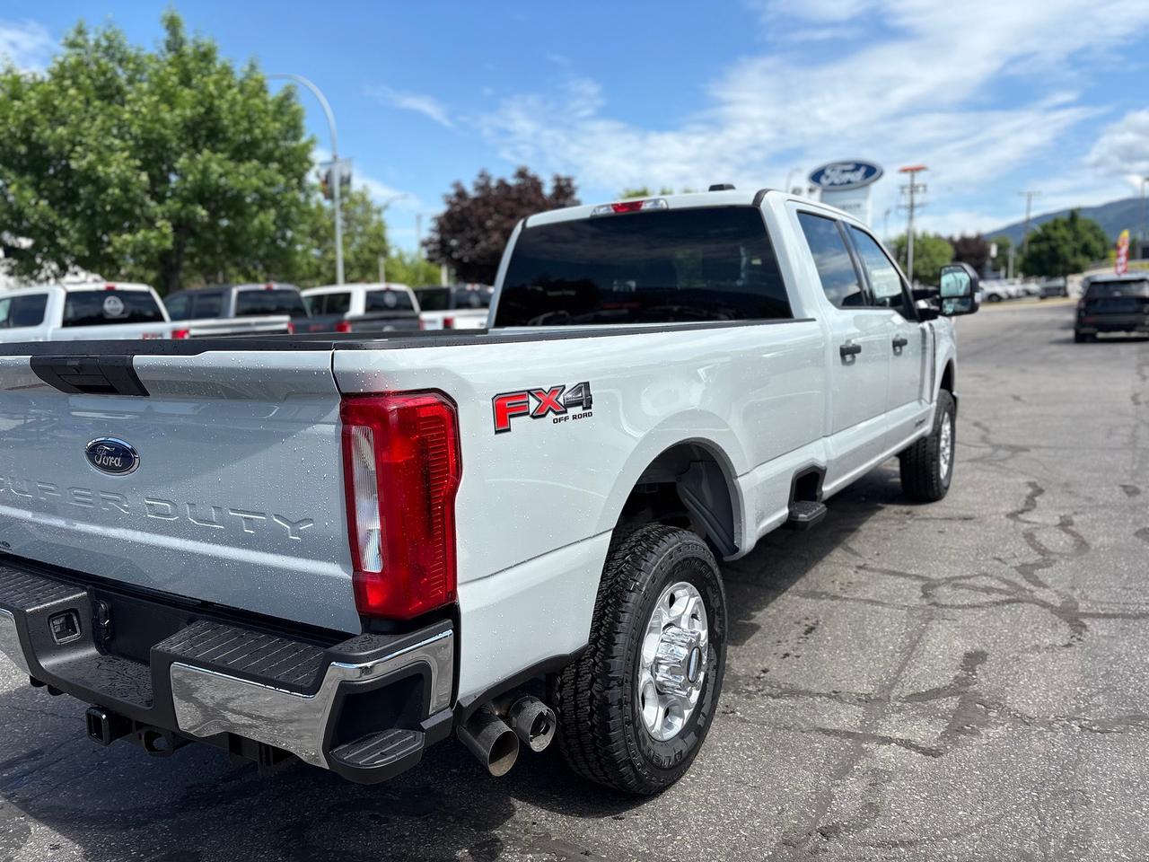 2026 Ford F-350 Super Duty SRW XLT Photo4