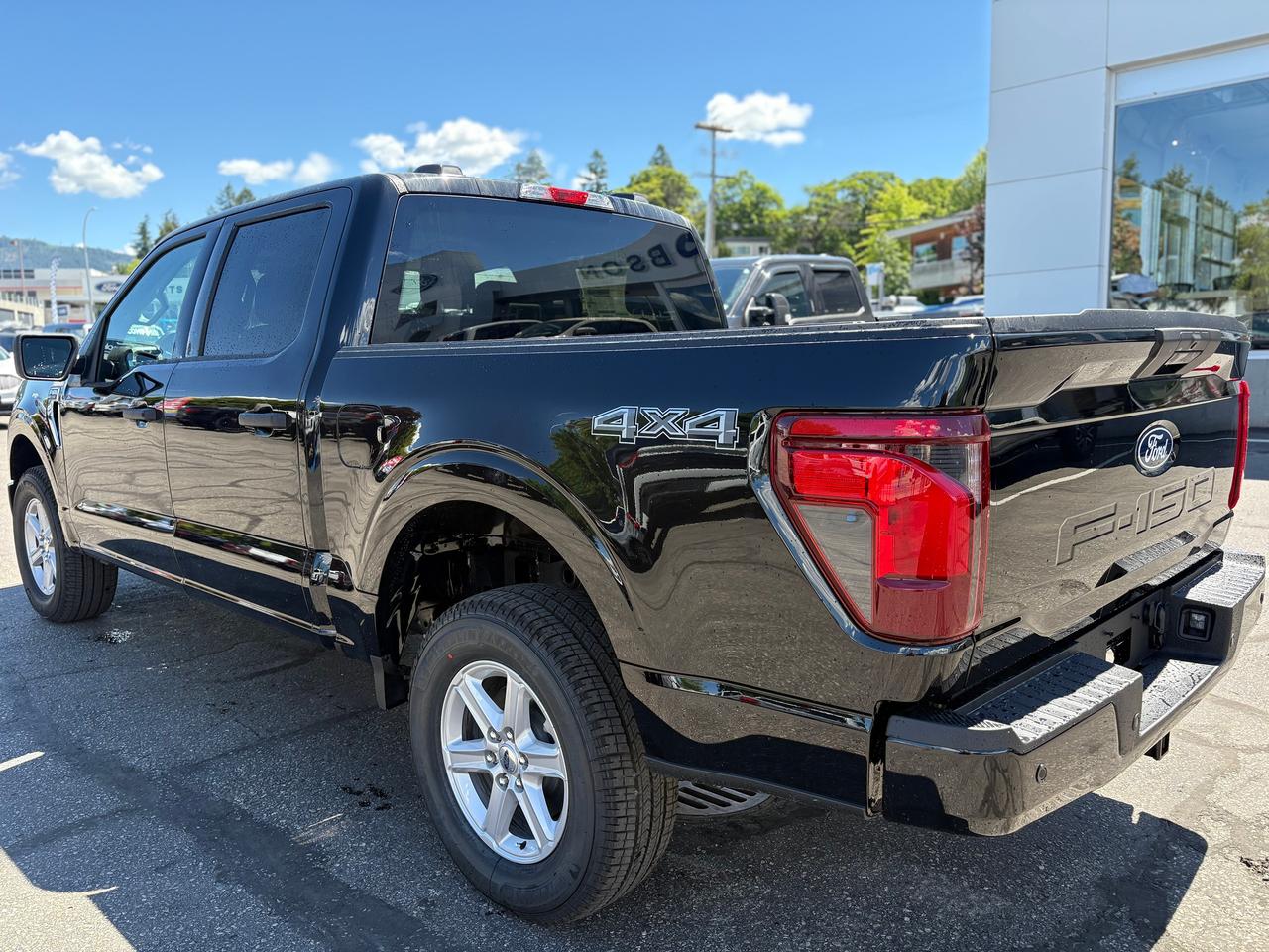 2026 Ford F-150 XLT Photo2