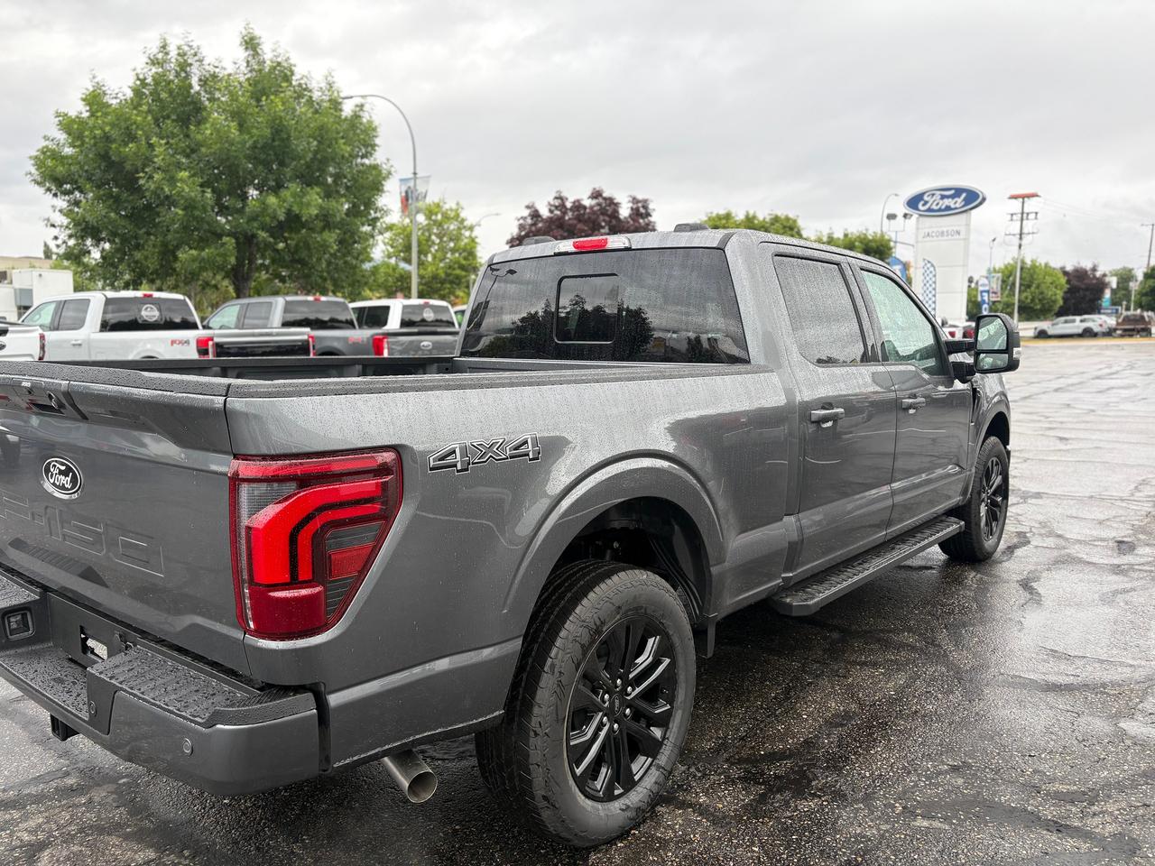 2026 Ford F-150 Lariat Photo4