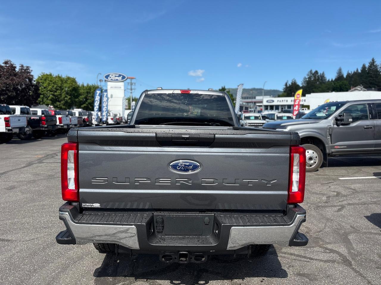 2026 Ford F-350 Super Duty SRW XLT Photo3