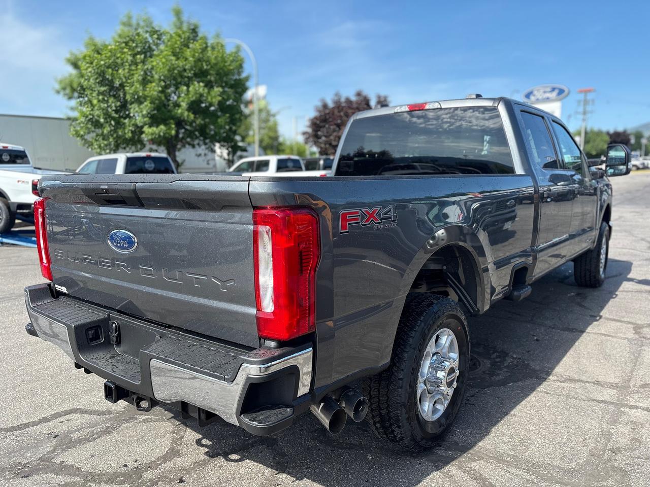 2026 Ford F-350 Super Duty SRW XLT Photo4
