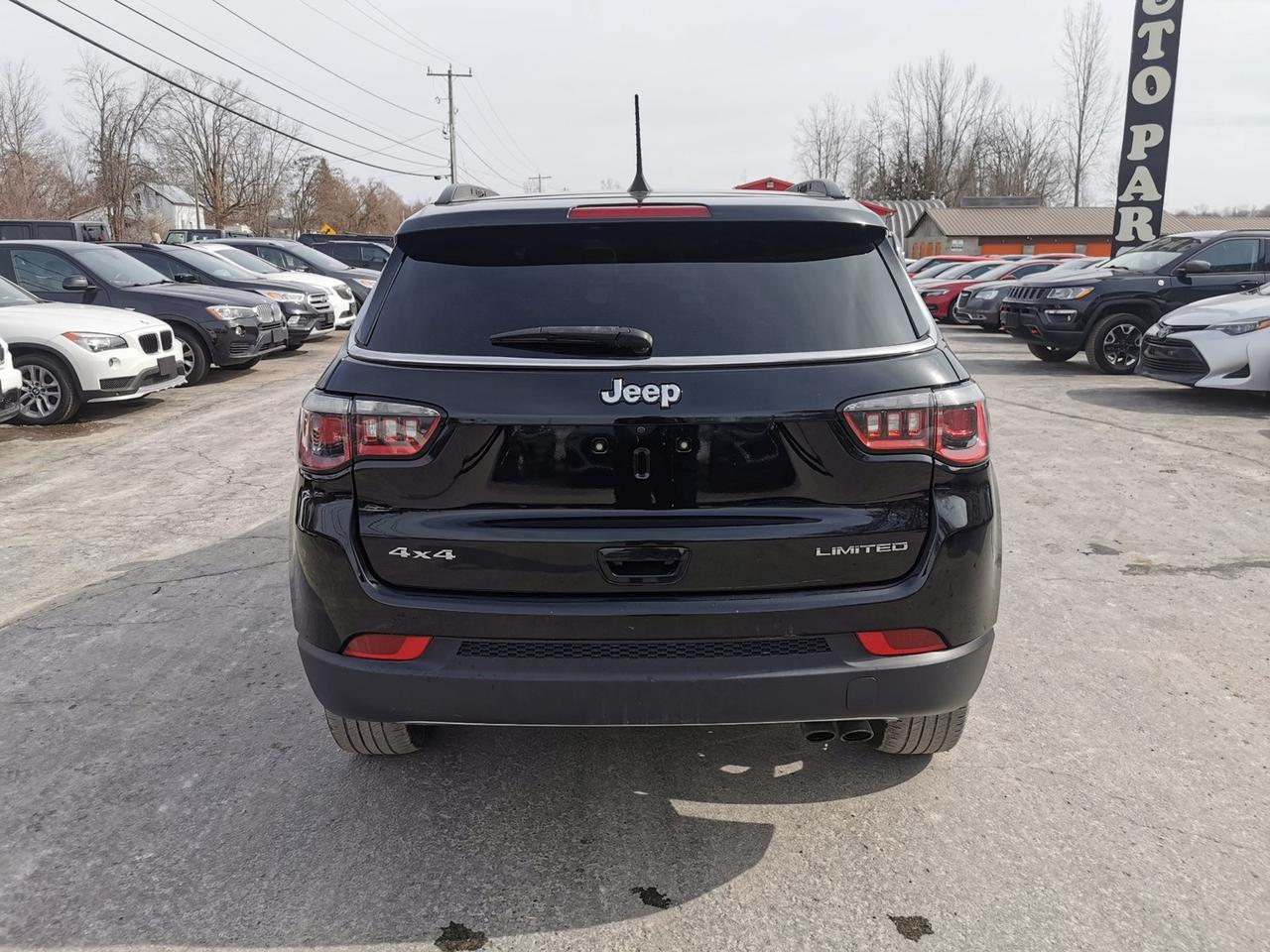 2018 Jeep Compass LIMITED Photo3