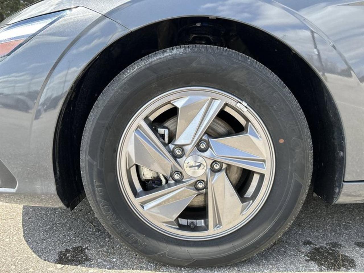 2025 Hyundai Elantra Essential | No accidents | Heated Steering Photo