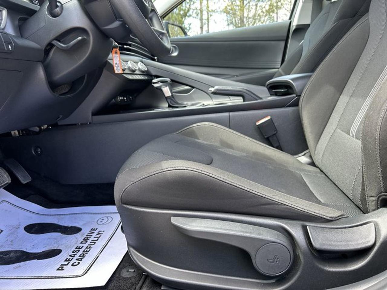 2025 Hyundai Elantra Essential | No accidents | Heated Steering Photo