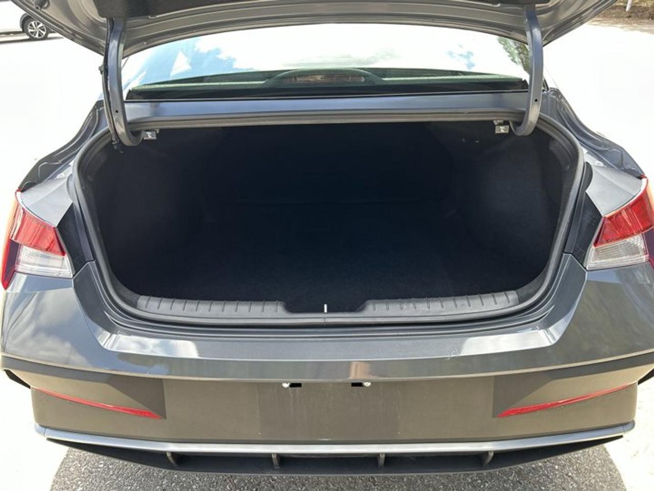2025 Hyundai Elantra Essential | No accidents | Heated Steering Photo