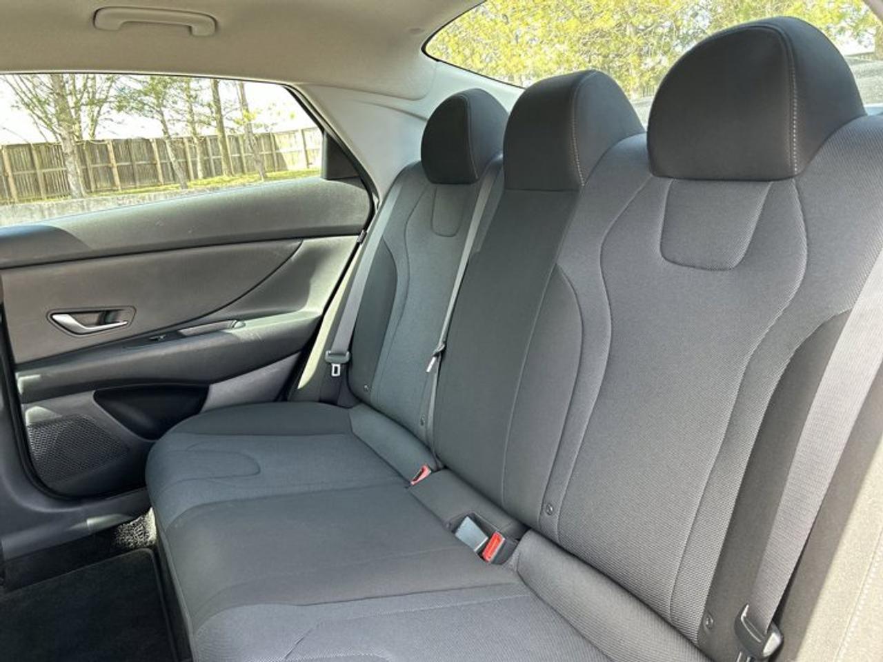 2025 Hyundai Elantra Essential | No accidents | Heated Steering Photo