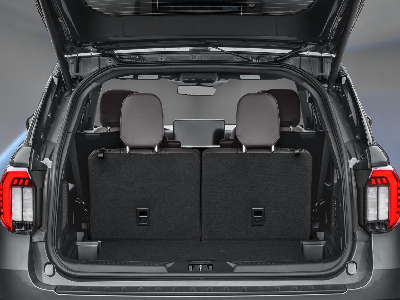 2026 Ford Explorer Platinum Photo