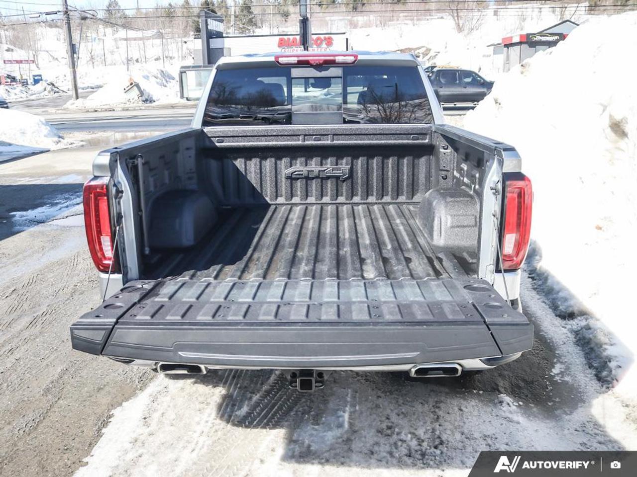 2024 GMC Sierra 1500 AT4 Photo
