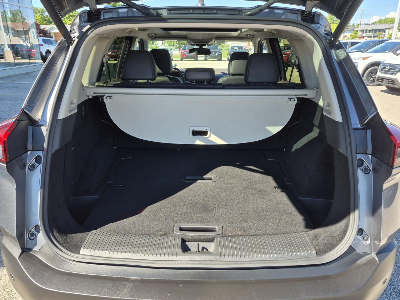 2023 Nissan Rogue SL AWD LEATHER - MOONROOF - 360 CAMERAS Photo