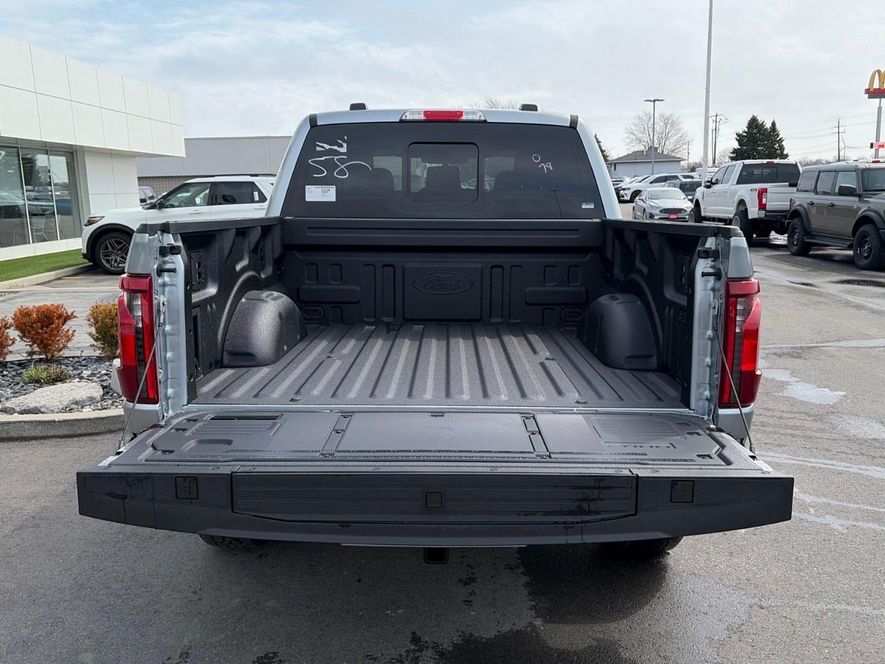2026 Ford F-150 XLT 4WD SuperCrew 5.5' Box Photo4