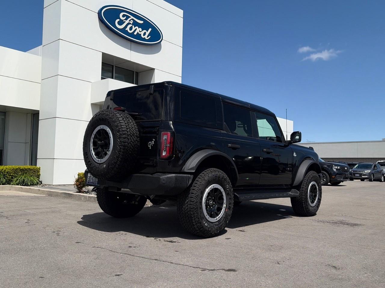 2026 Ford Bronco OUTER BANKS 4 DOOR 4X4 Photo