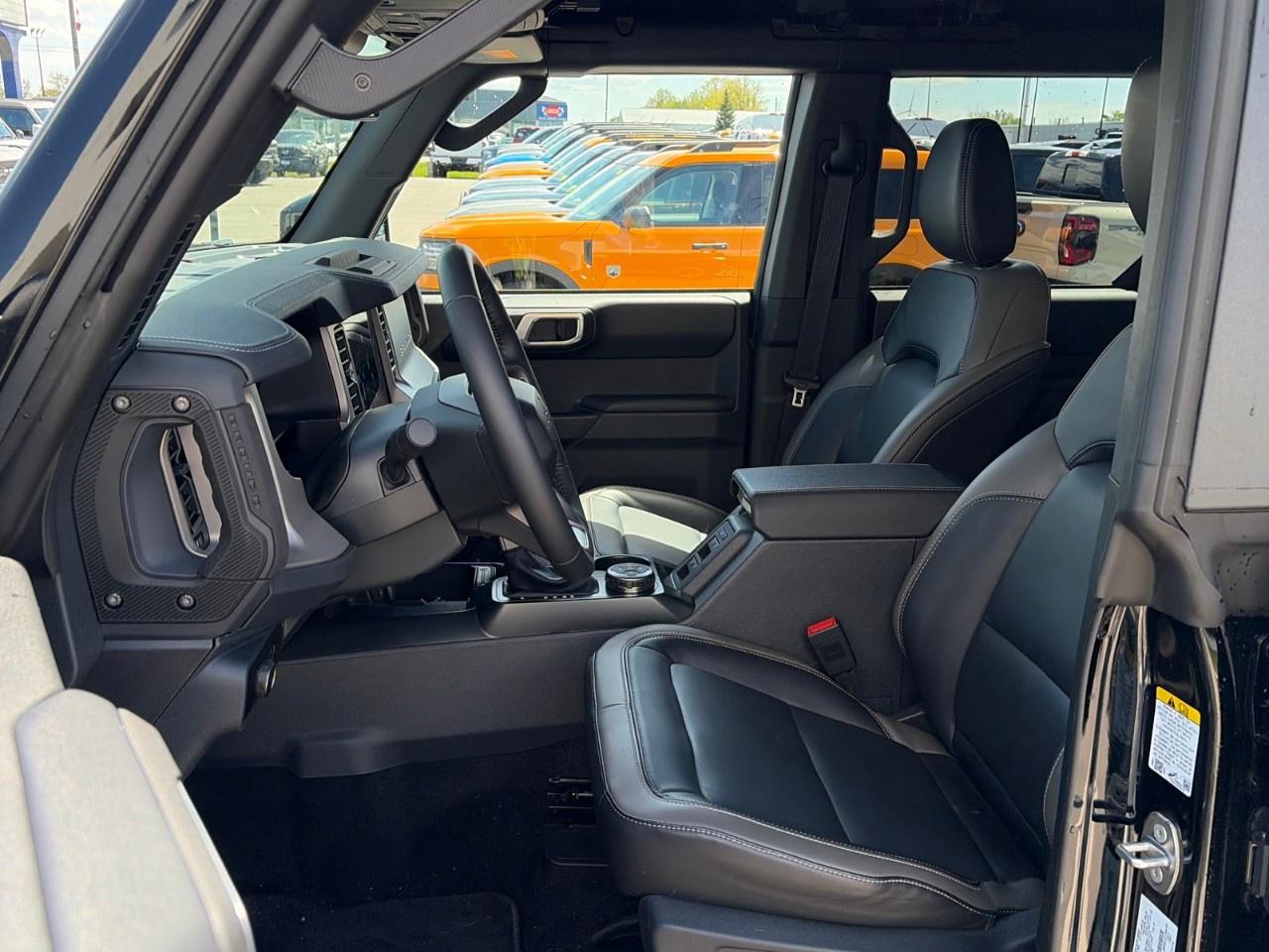 2026 Ford Bronco OUTER BANKS 4 DOOR 4X4 Photo